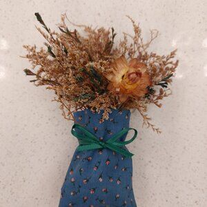 vintage dried flower/pouch fridge magnet